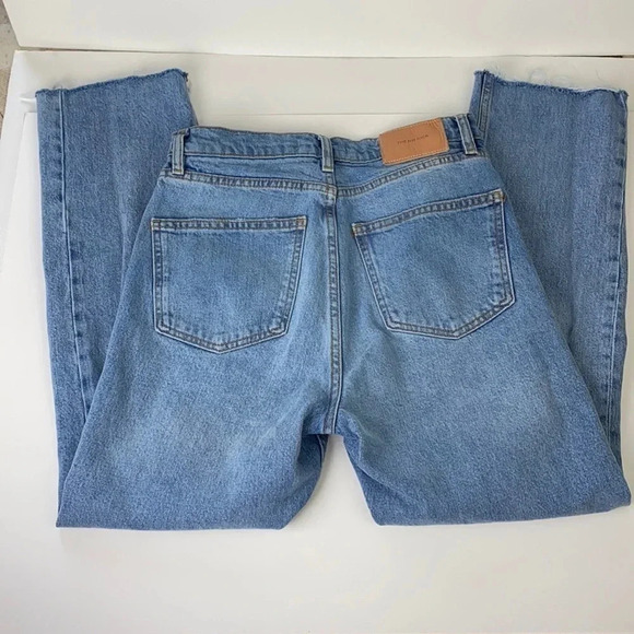 Zara the HW kick high waist distressed hem high medium wash blue jeans  XS - Picture 11 of 16